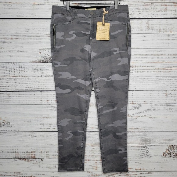 Democracy Denim - Democracy Ab Technology Freedom Ankle Length Jeans Grey Camo Size 12